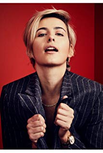 How tall is Jacqueline Toboni?